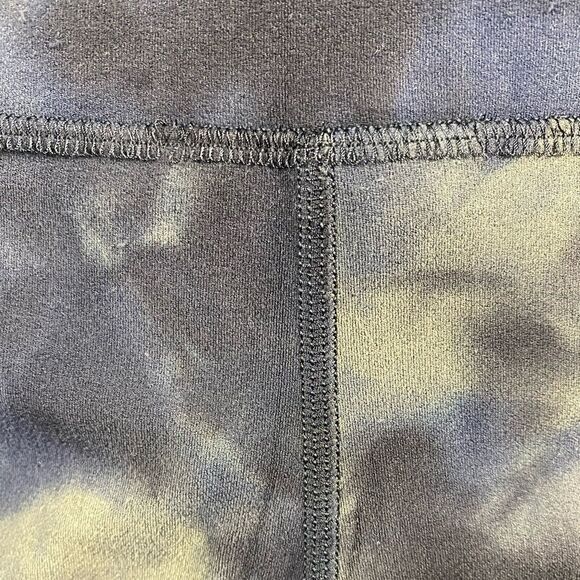 Lululemon Align Pant 25" *Diamond Dye
Diamond Dye Graphite Grey Bronze Green S4 - Picture 11 of 12